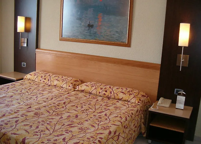 Catalonia Oro Negro מלון