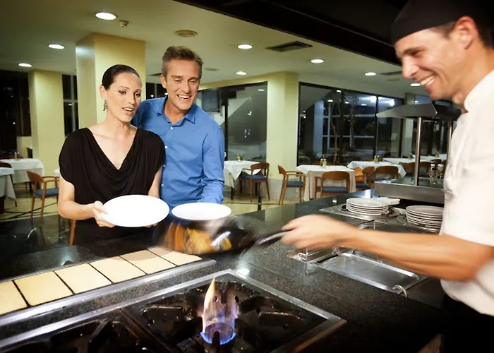 מלון Catalonia Oro Negro